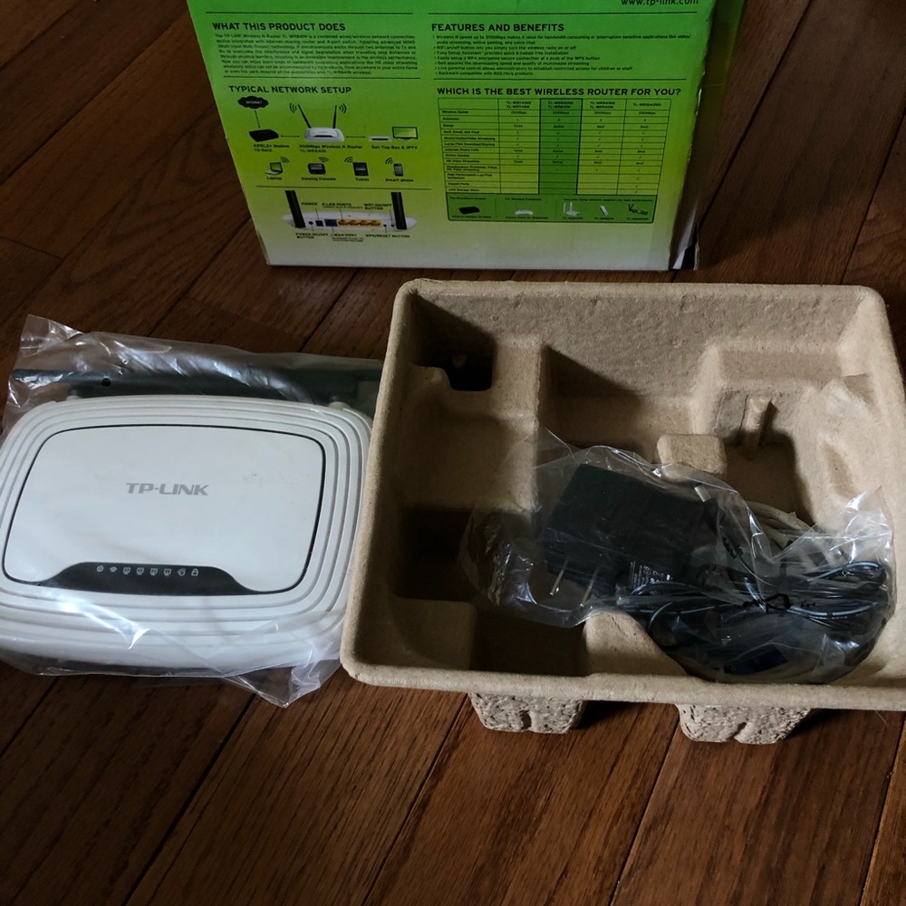 NEW! TP-LINK 300mbps Wireless N Router - Picture 3 of 4